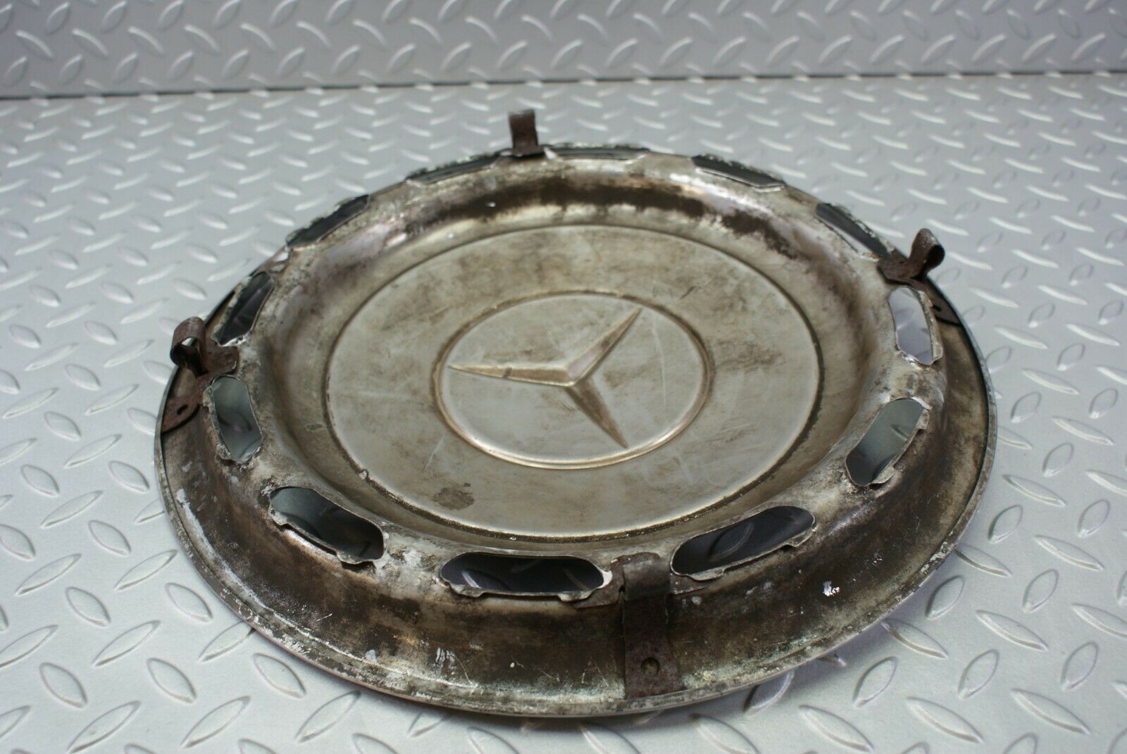 3141 Mercedes-Benz C107 350SLC Coupe Coupe Wheel Trim Hub Cap 14