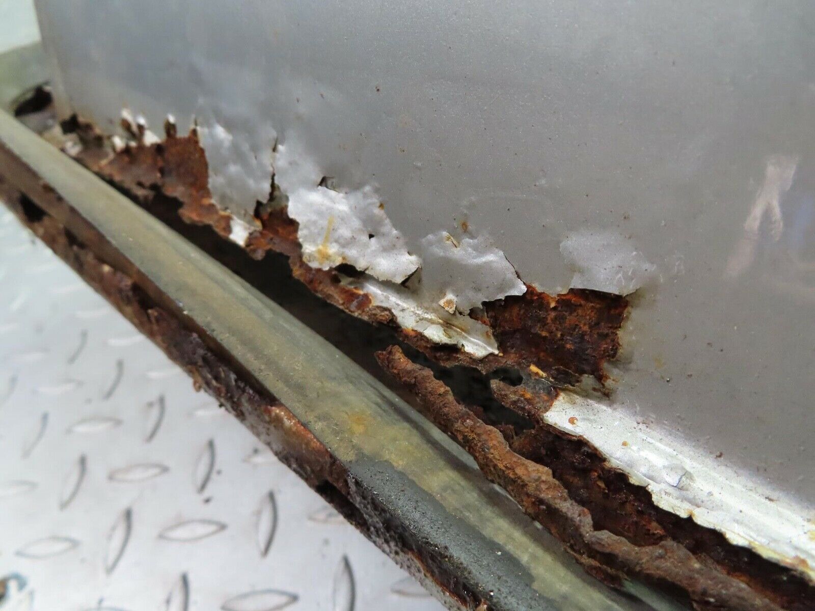 12554 Mercedes-Benz W108 280SE 3.5 Front Left Door