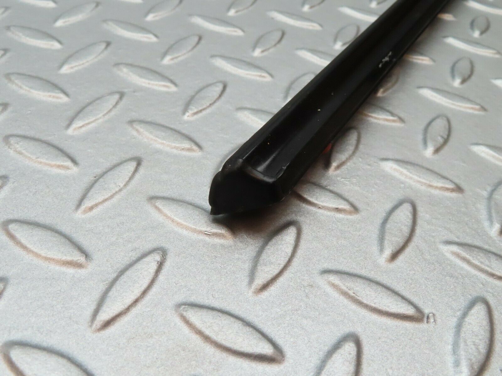 3693 Mercedes-Benz S123 200T Wagon Centre Door Chrome Trim Rear Right