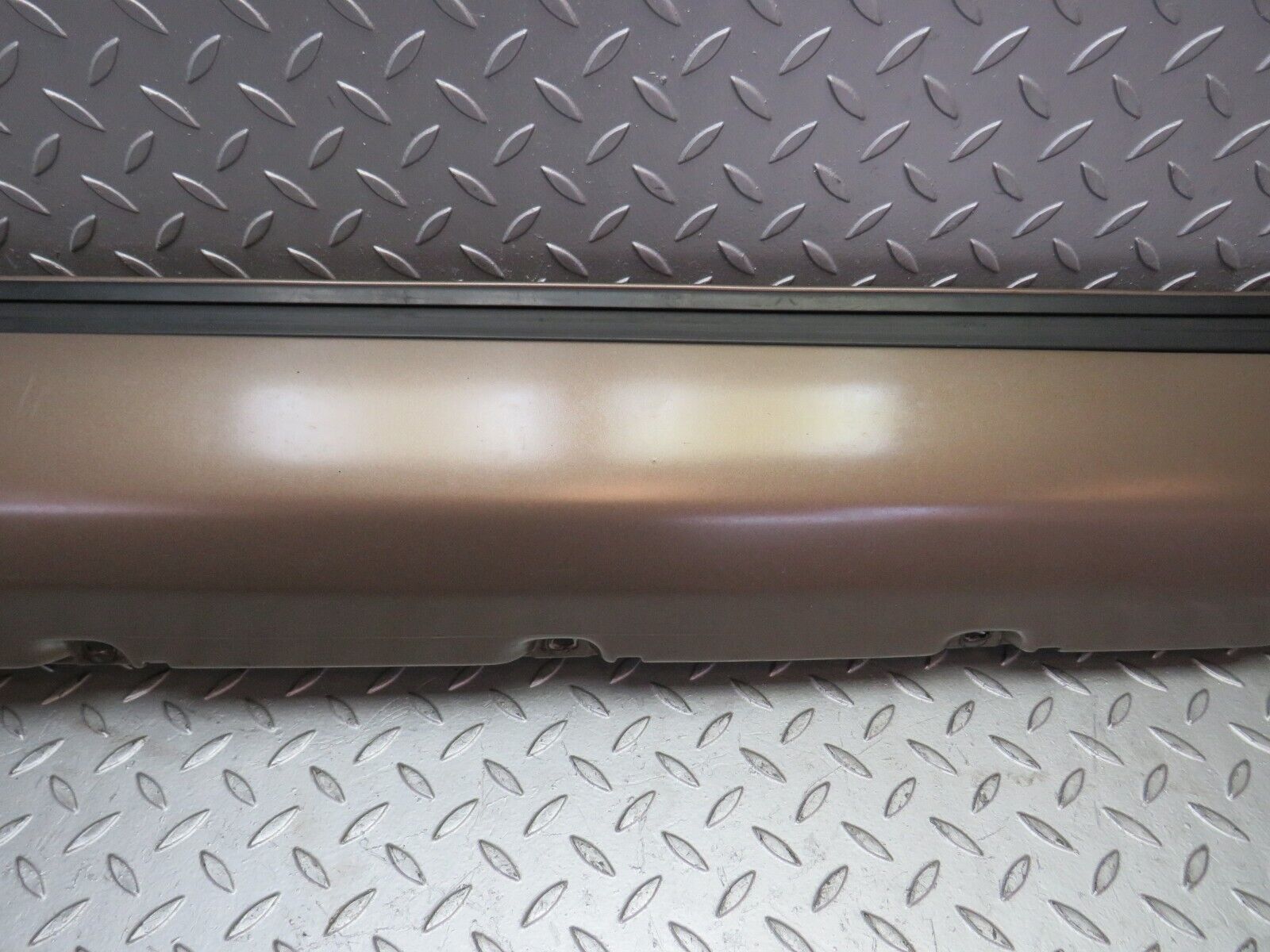 29211 Mercedes-Benz W124 230E Side Skirt Right Side 1246902440