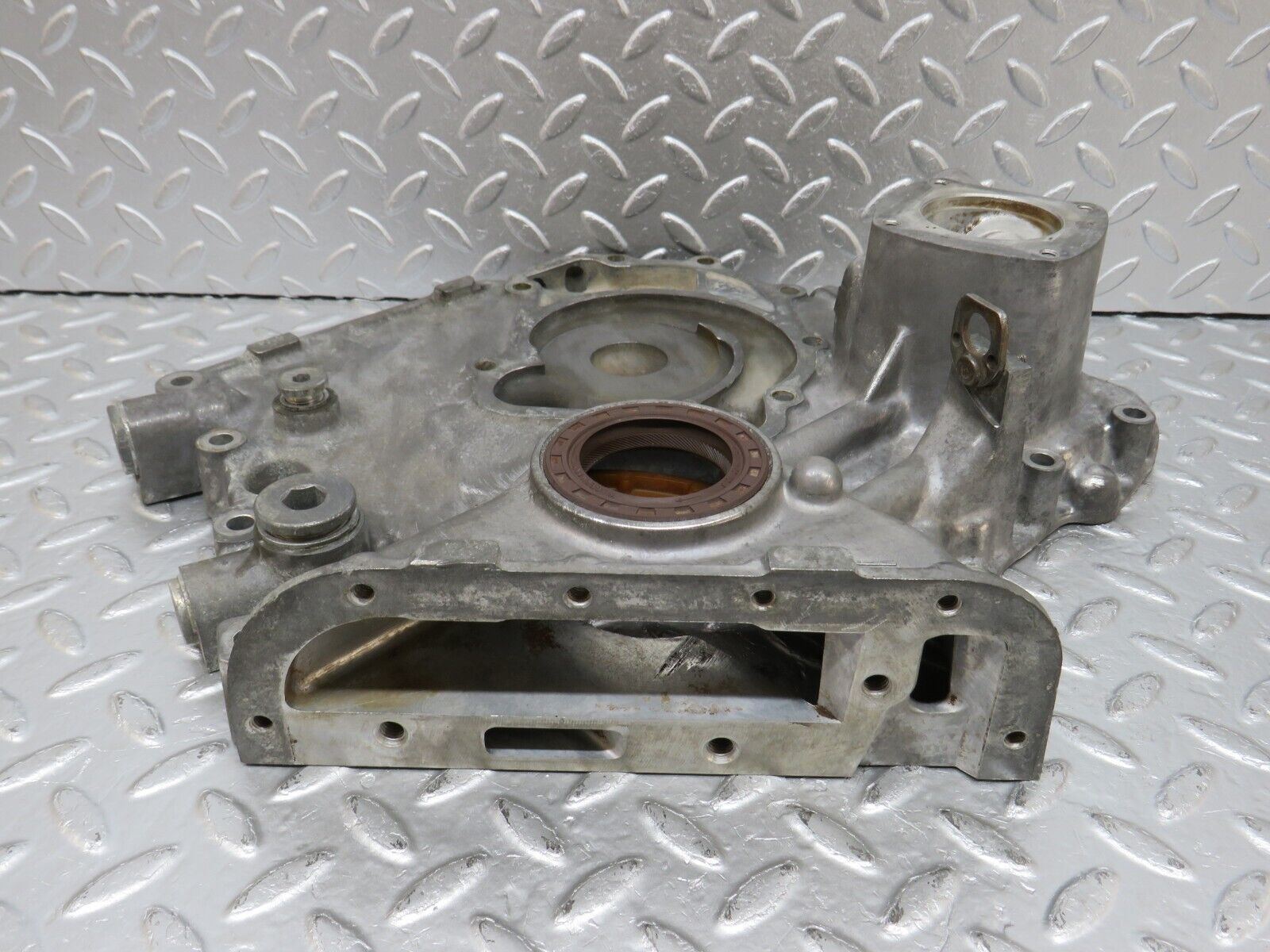 34526 Mercedes-Benz C126 380SEC Coupe Timing Chain Cover 1160152001