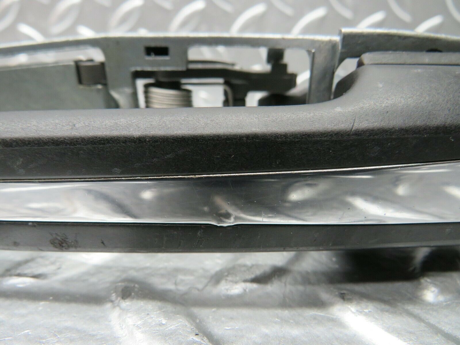 22475 Mercedes-Benz C124 E220 Coupe Left Exterior Door Handle No Key