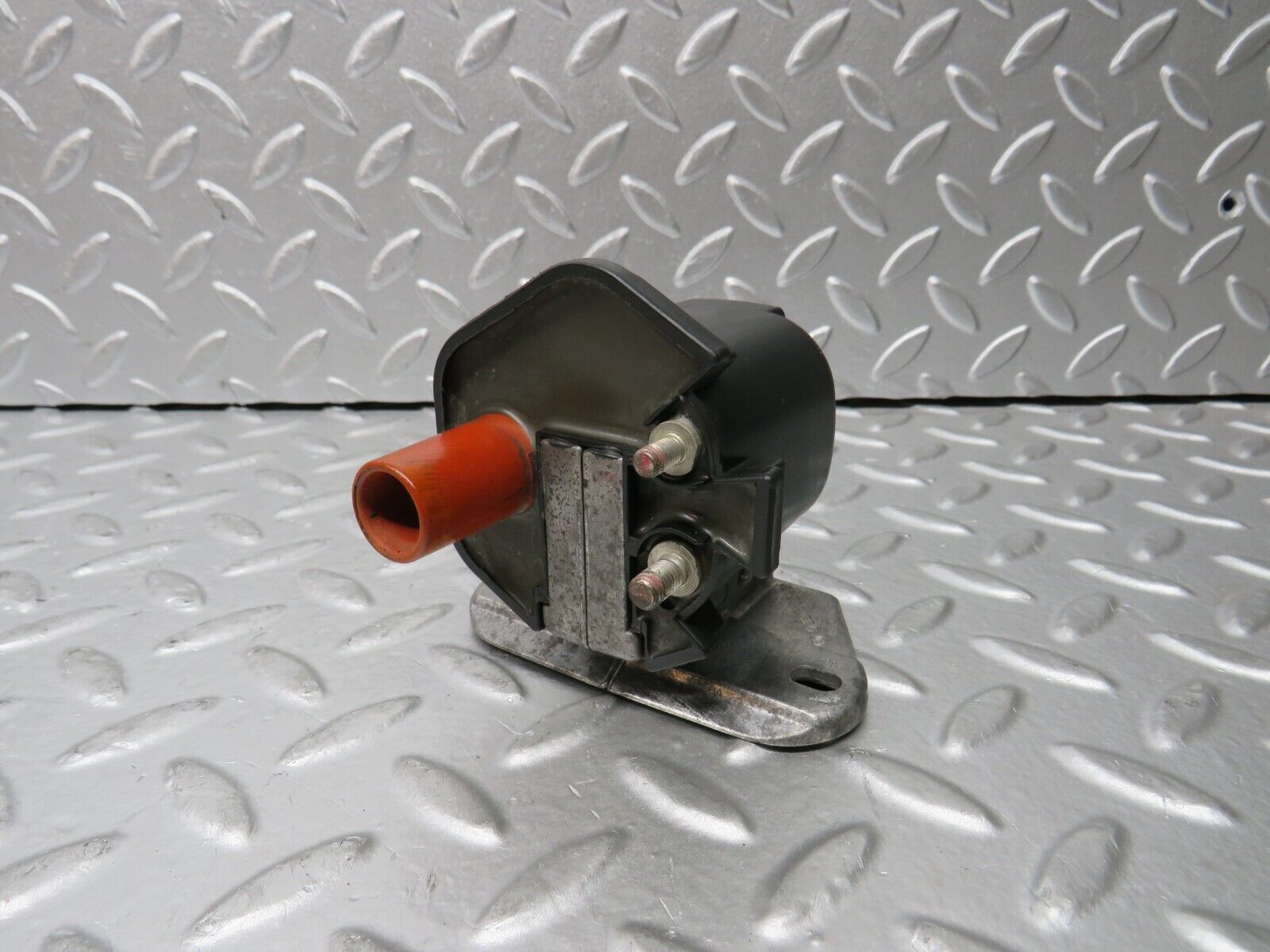 30302 Mercedes-Benz W124 230E Ignition Coil Bosch 0001586203 0221502431