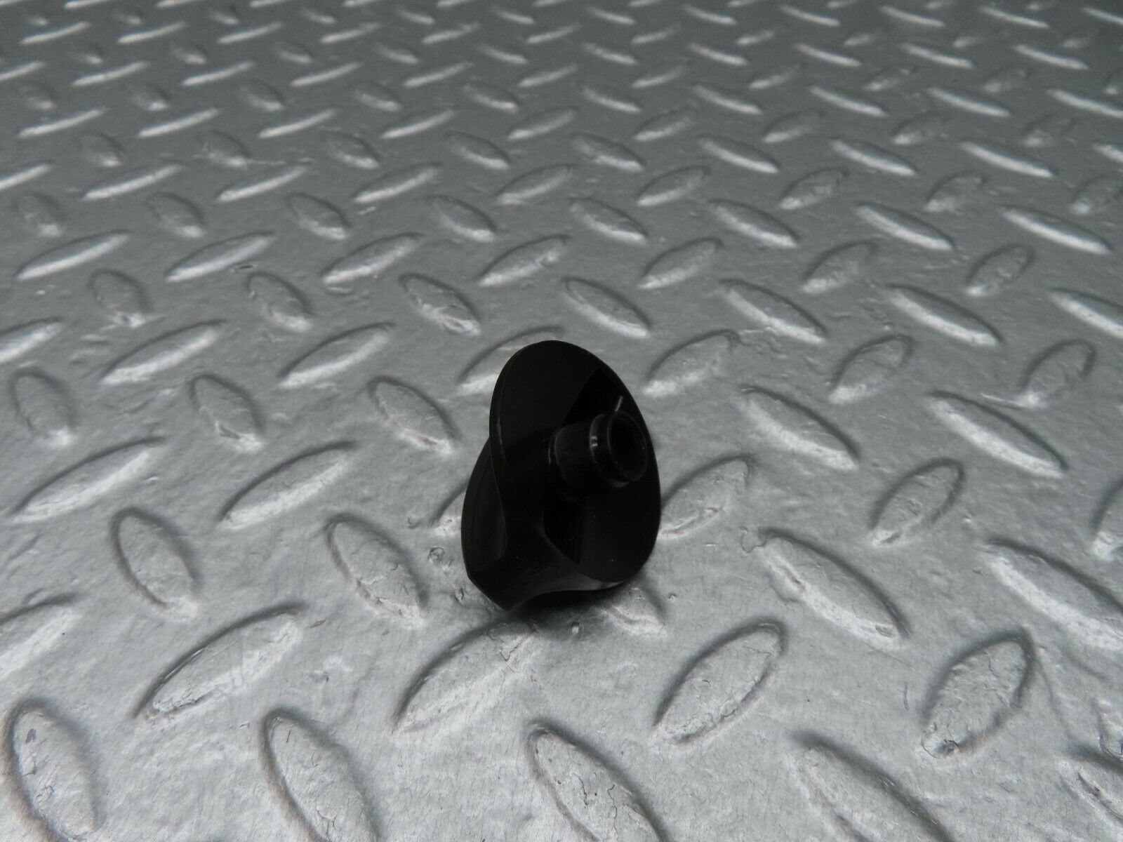 17979 Mercedes-Benz W123 200 Headlight Switch Black Collar And Knob