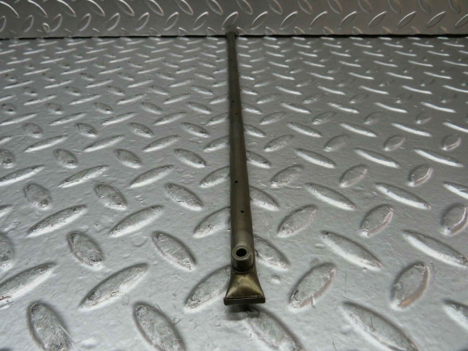 23133 Mercedes-Benz C123 230CE Coupe Camshaft Oil Tube