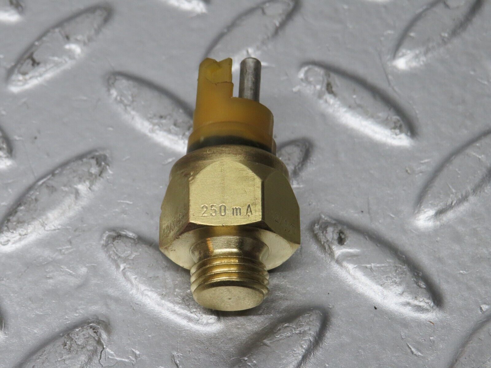 39716 Mercedes-Benz R129 320SL Coupe Coolant Sensor