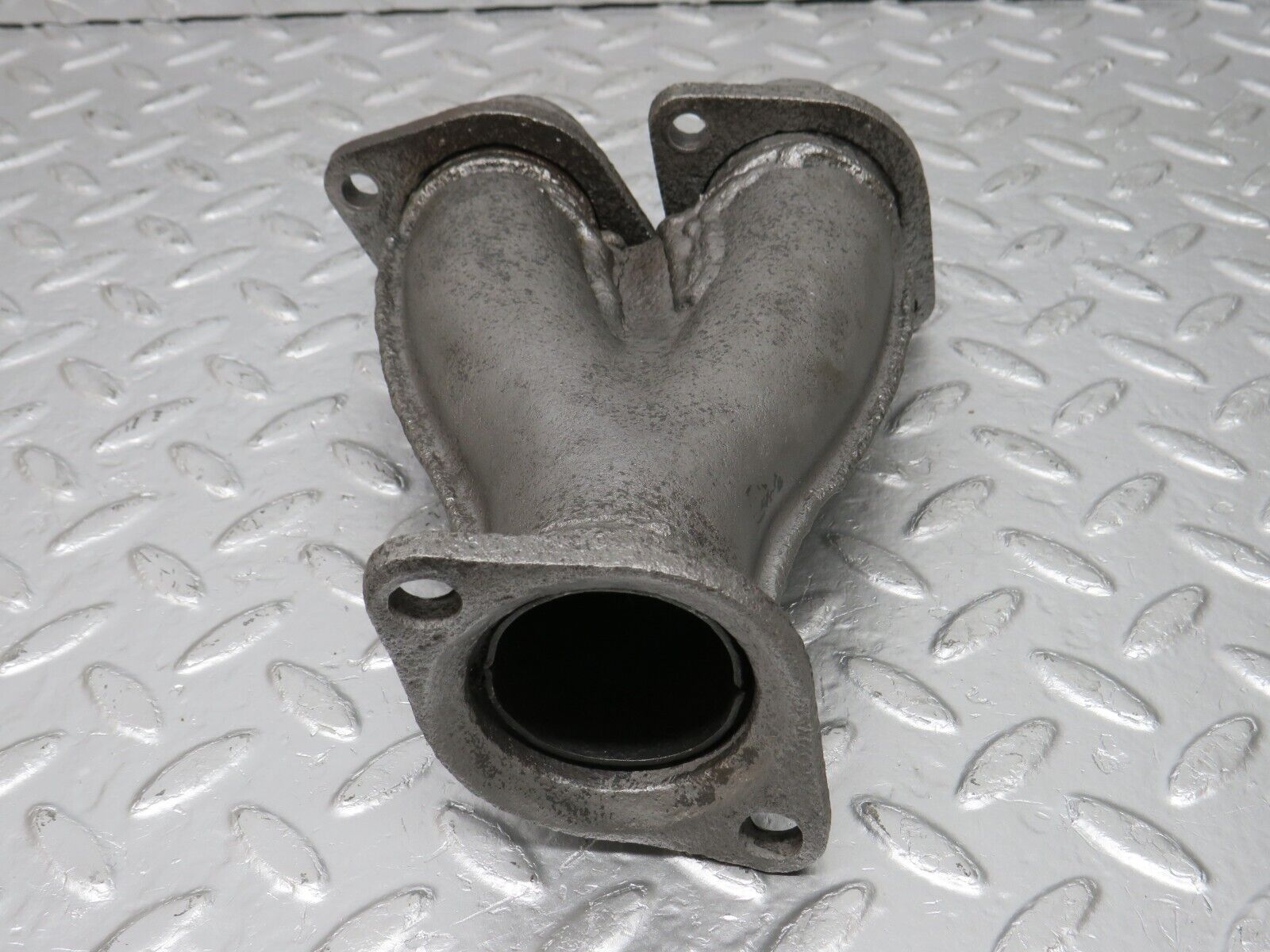 33053 Mercedes-Benz W123 280E M110 Exhaust Pipe Connector