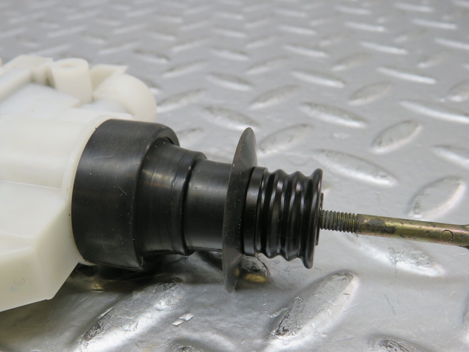 25313 Mercedes-Benz W201 190D Front Left Door Lock Actuator