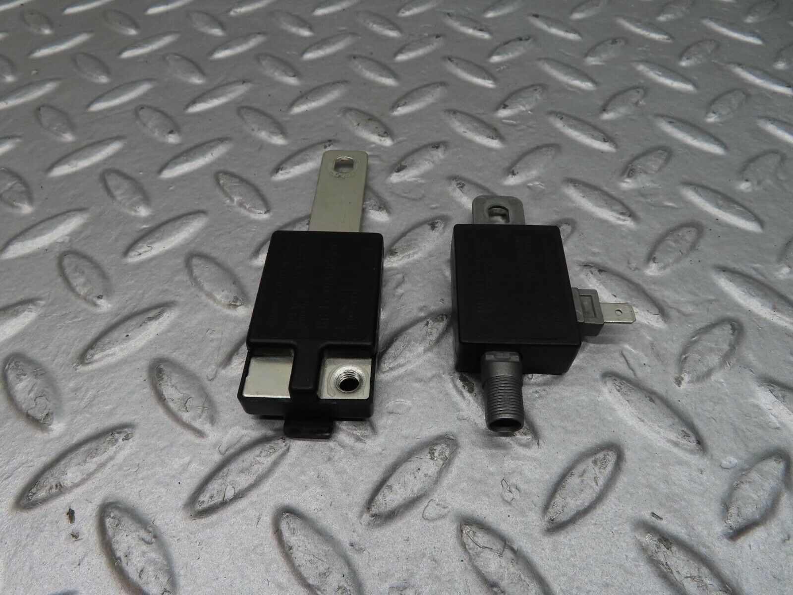 14929 Mercedes-Benz W140 S320 Antenna Amplifier 1408202189 1408202089