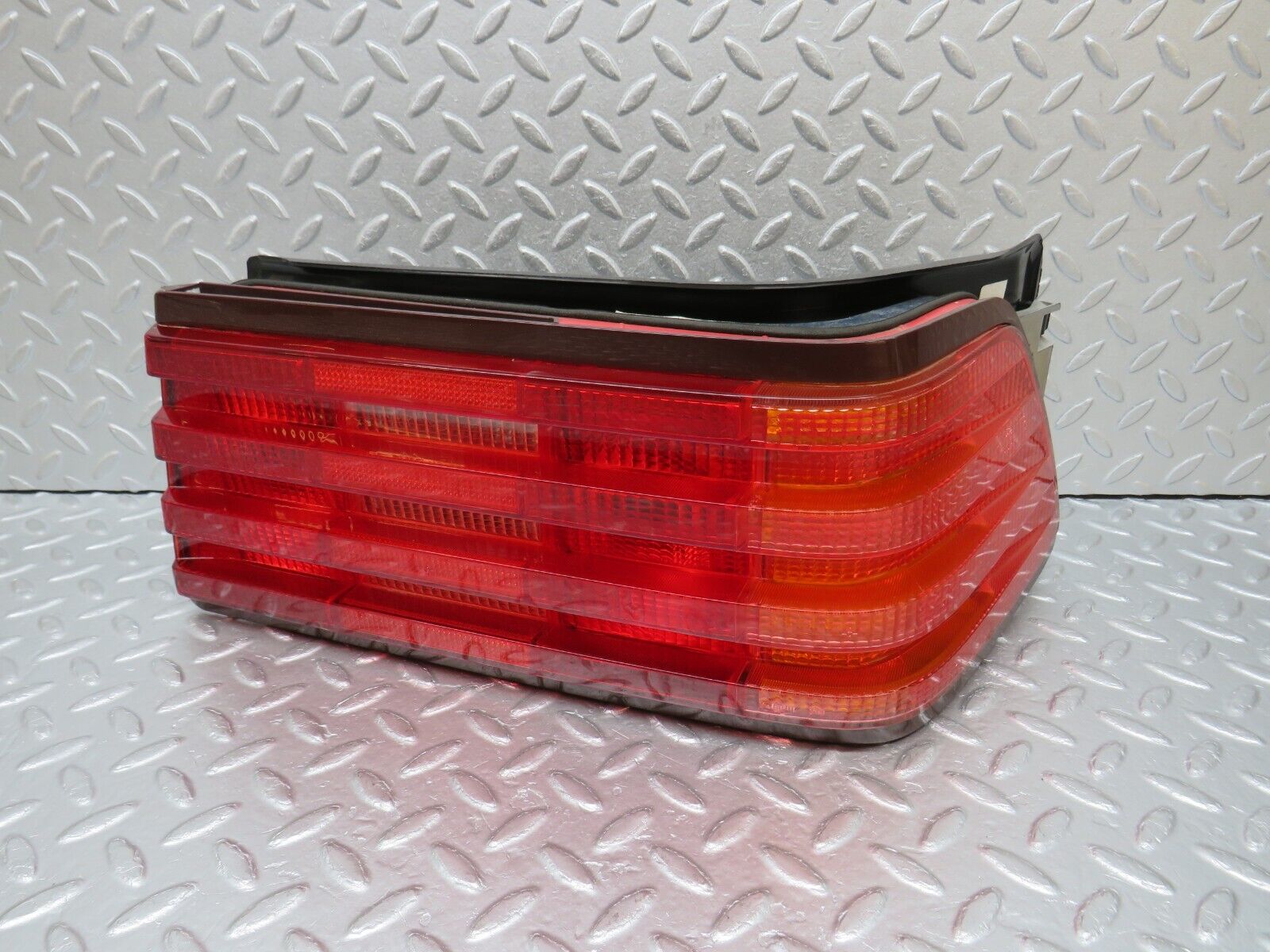 39348 Mercedes-Benz R129 320SL Coupe Tail Light Right Side