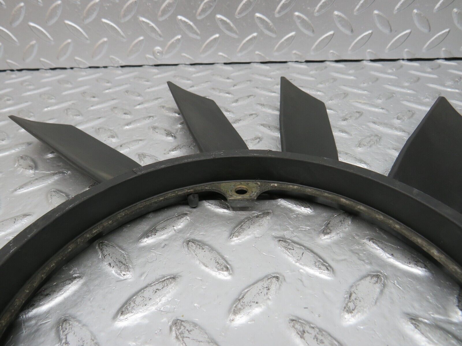 32666 Mercedes-Benz S124 300TE Wagon Engine Cooling Fan 1032000323