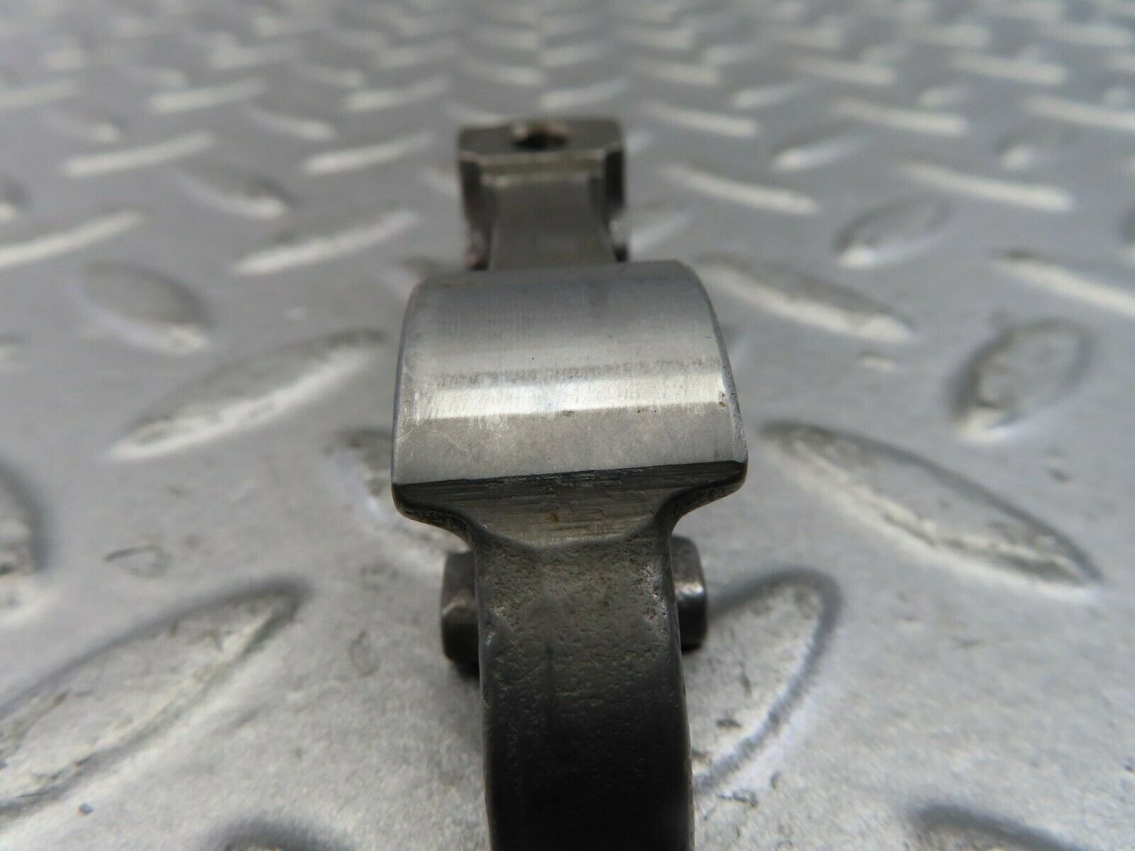 9136 Mercedes-Benz W108 Valve Rocker Arm With Retaining Spring