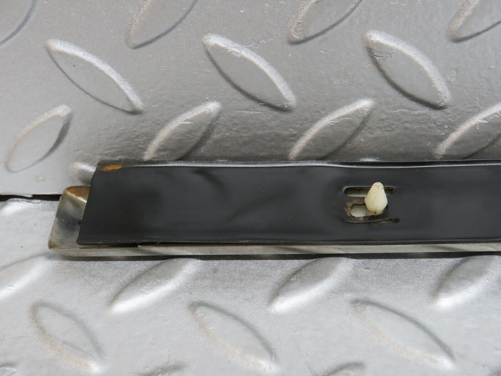 37441 Mercedes-Benz W109 300SEL Right Skirt Chrome Trim Strip