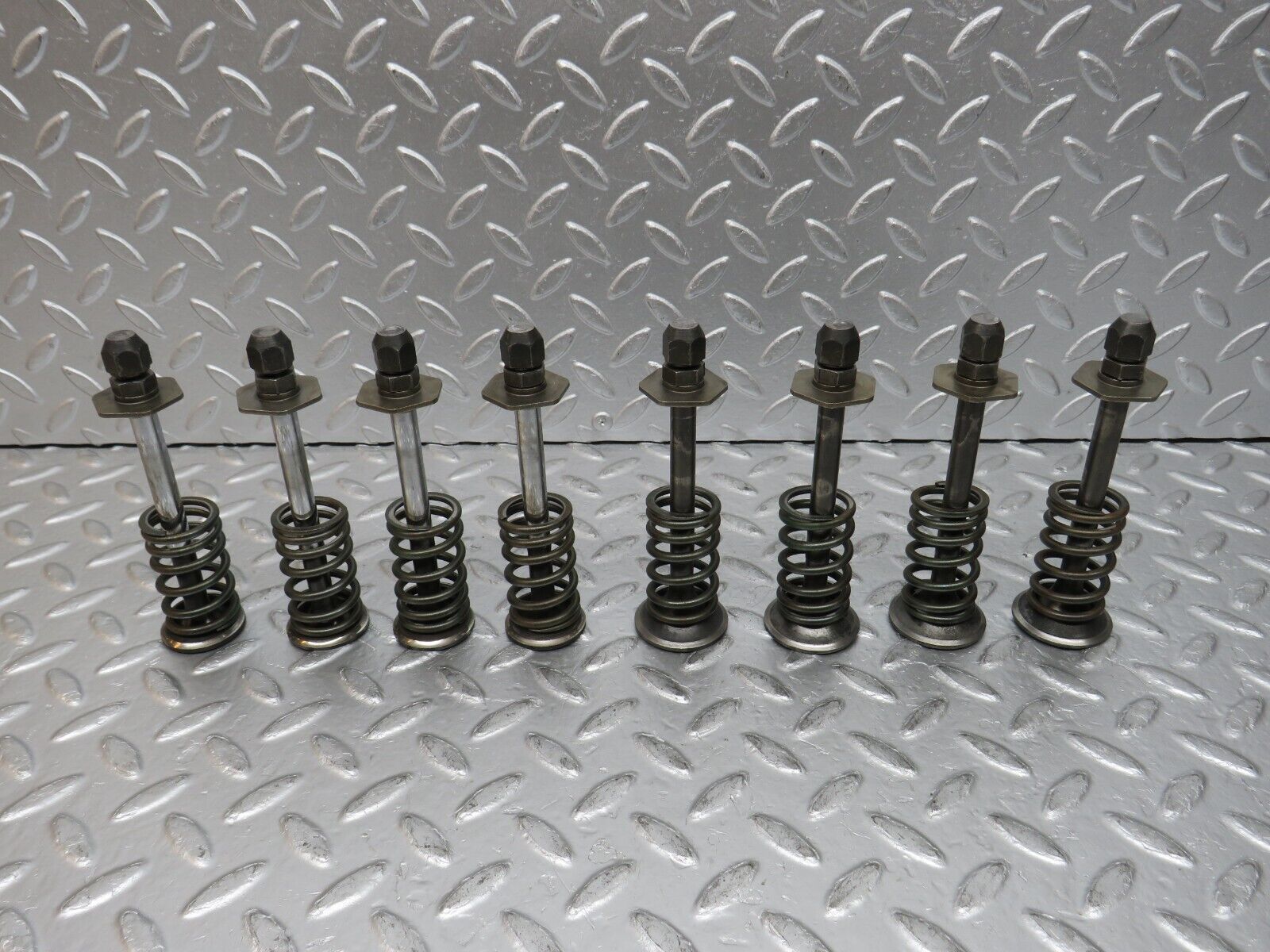 0886 Mercedes-Benz W123 240D Engine Exhaust Valve with Spring