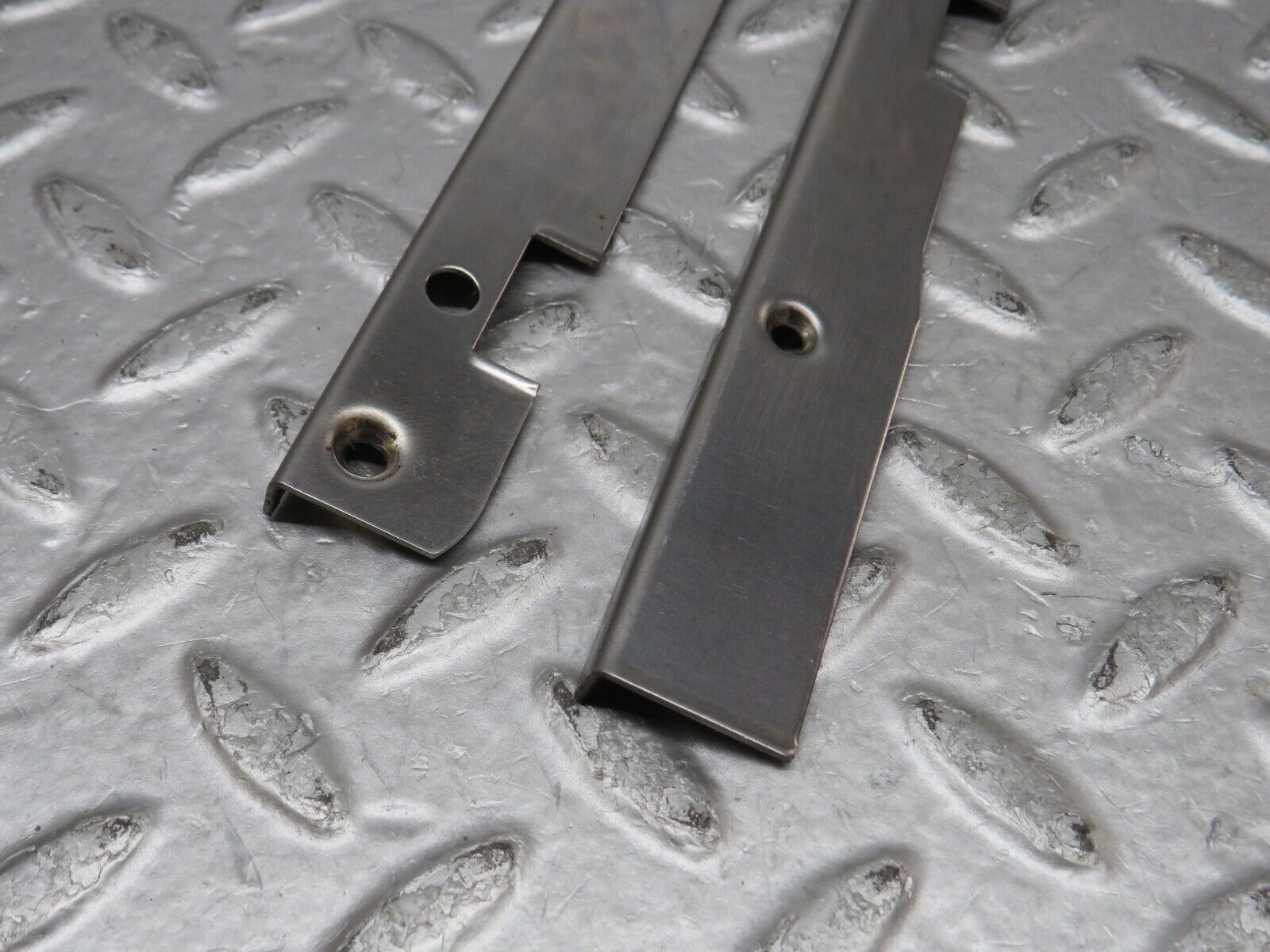 36215 Mercedes-Benz W126 420SE Sunroof Chrome Trim Set