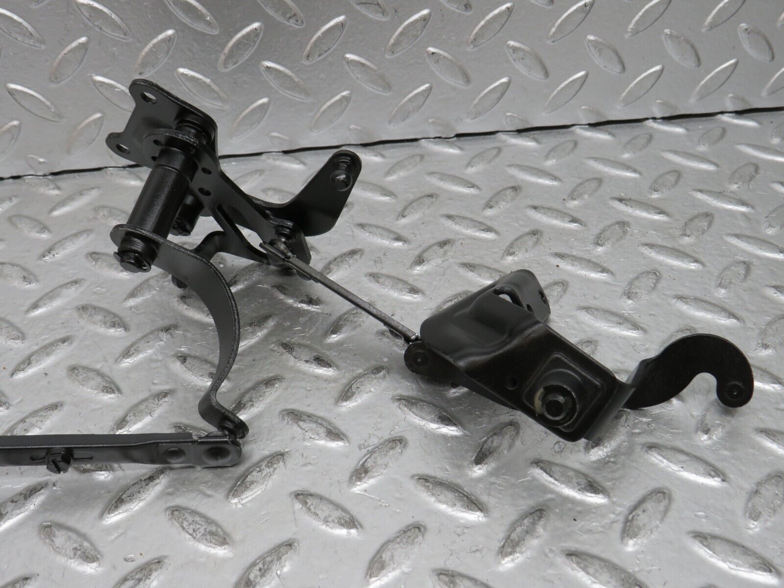 28081 Mercedes-Benz W123 280E Accelerator Pedal With Linkage