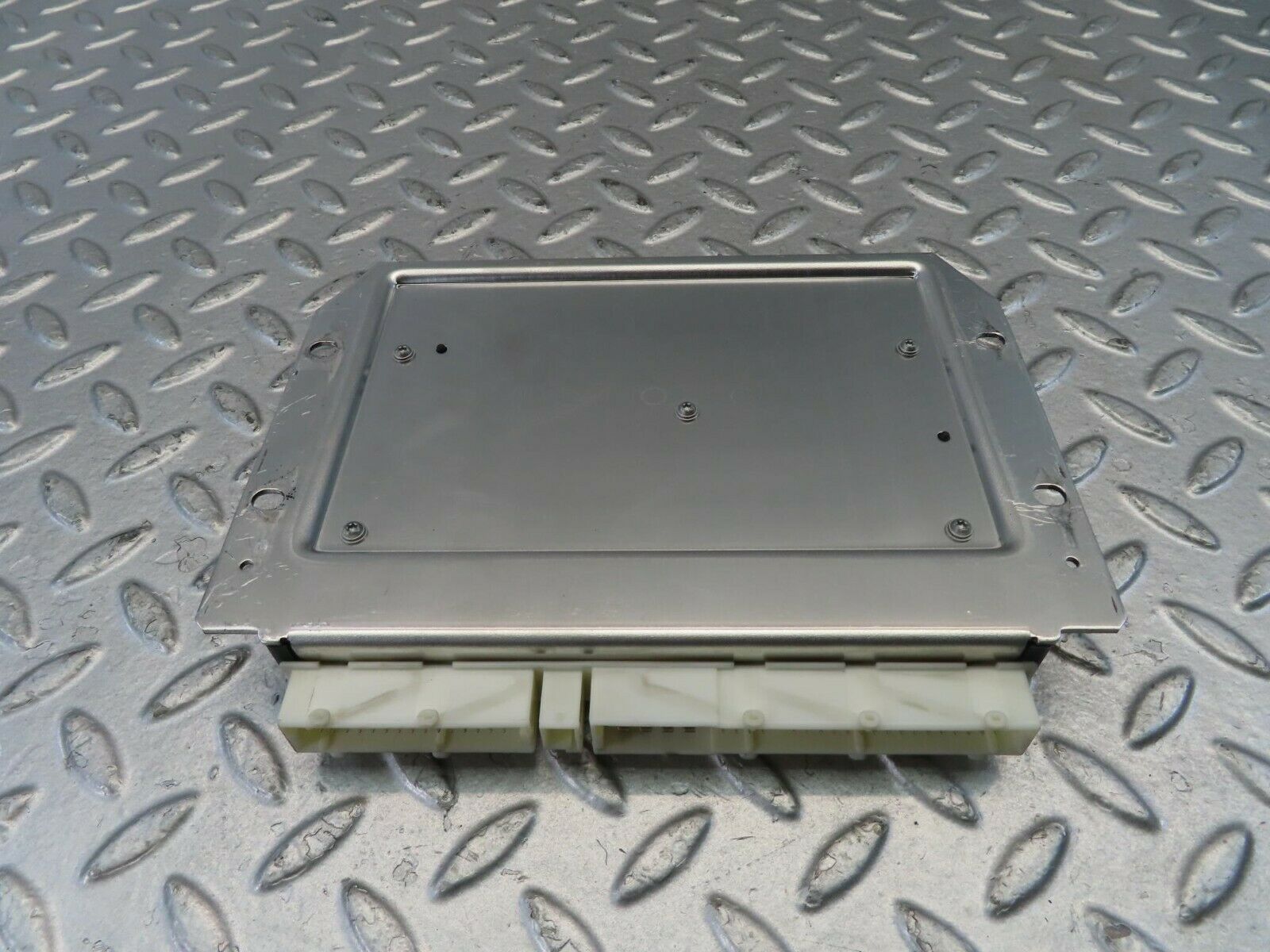 11127 Mercedes-Benz W221 S320 Air Suspension Control Module 2215404062