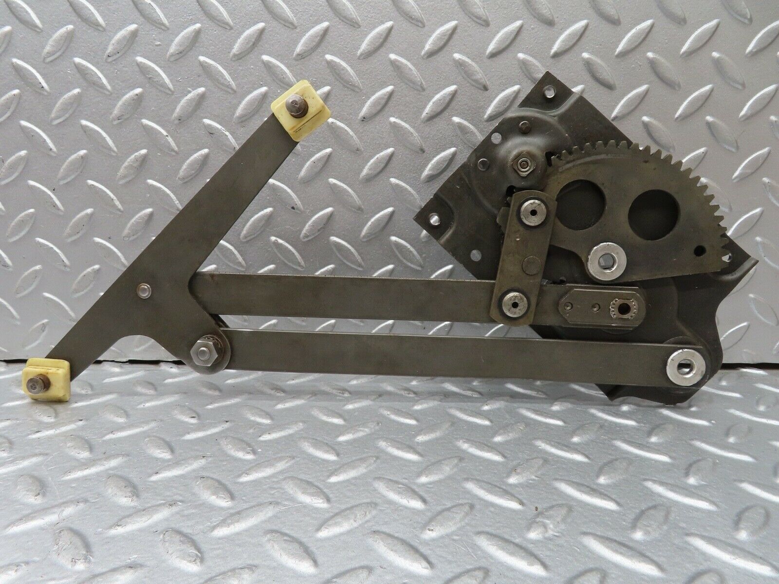 18703 Mercedes-Benz W120 W121 Ponton Rear Right Manual Window Regulator