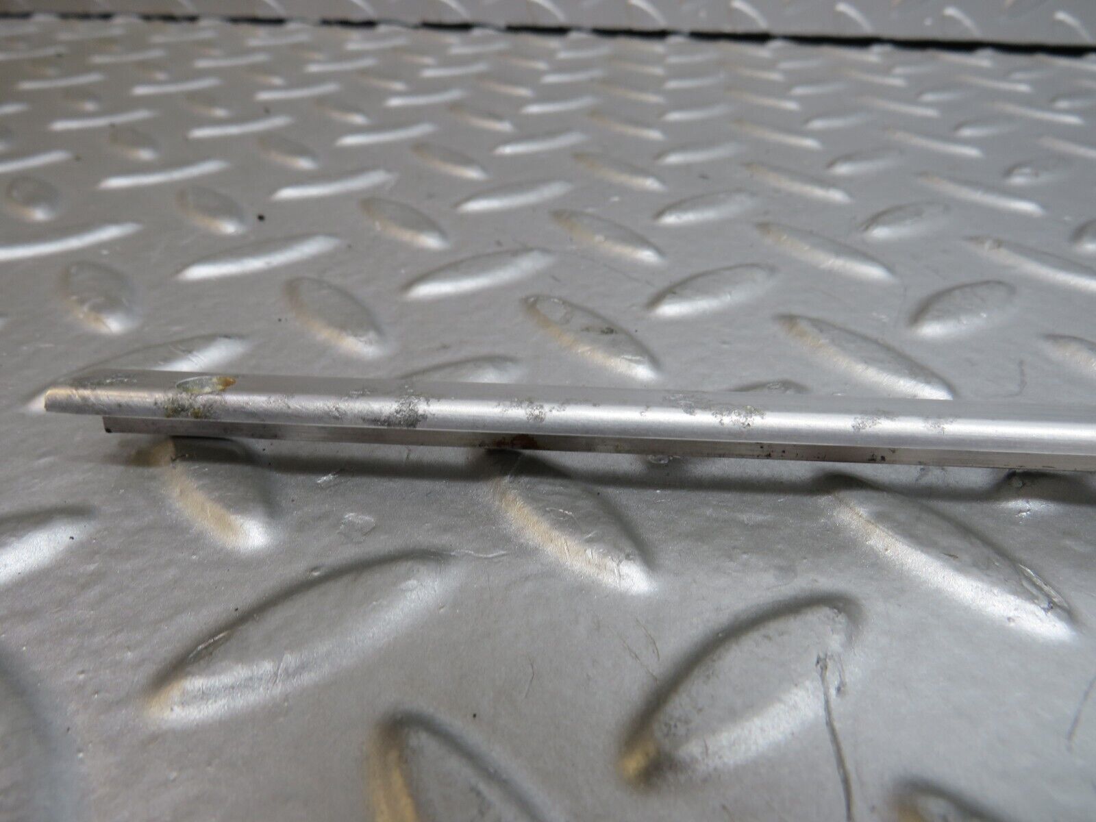 36953 Mercedes-Benz C126 420SEC Coupe Sunroof Chrome Trim