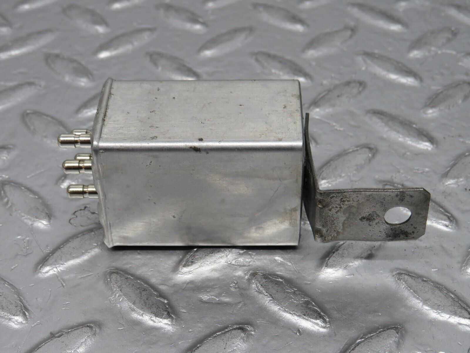 0679 Mercedes-Benz C107 350SLC Coupe Rear Heated Window Relay 1078200010