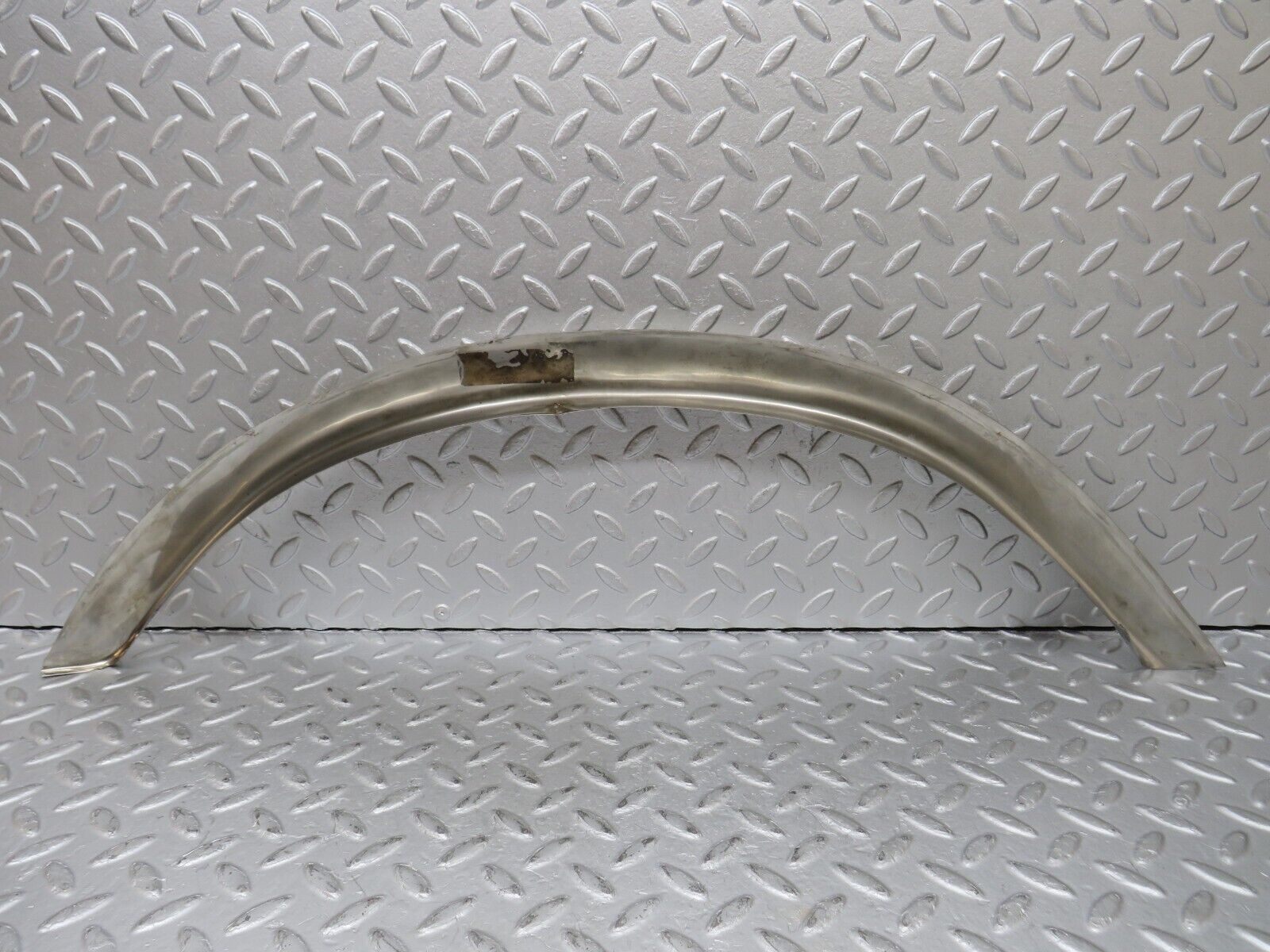 36289 Mercedes-Benz W126 420SE Front Right Chrome Wheel Arch Trim