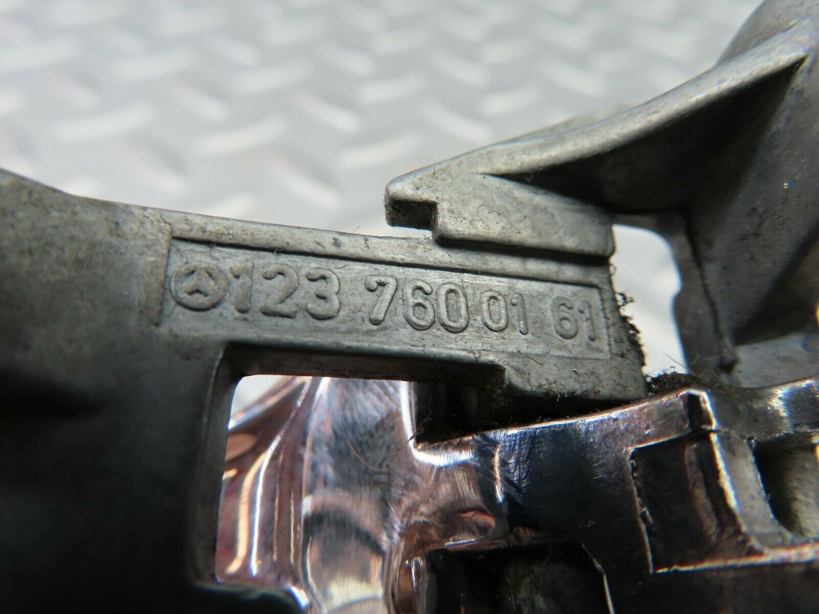 5824 Mercedes-Benz W123 200 Left Interior Door Handle 1237600161