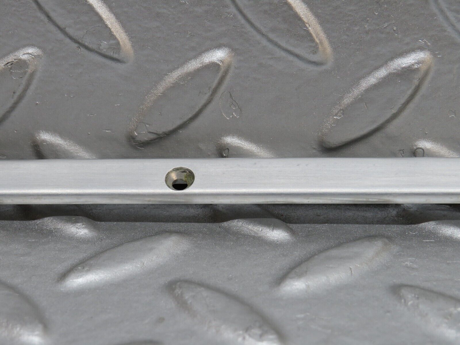 31831 Mercedes-Benz W201 190LE 1.8L Sunroof Chrome Trim