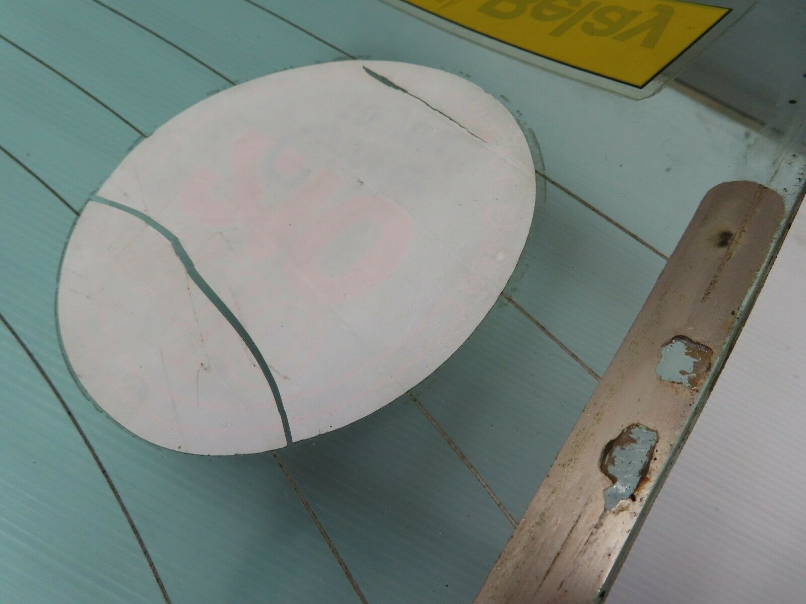 7964 Mercedes-Benz W115 220D Rear Windscreen