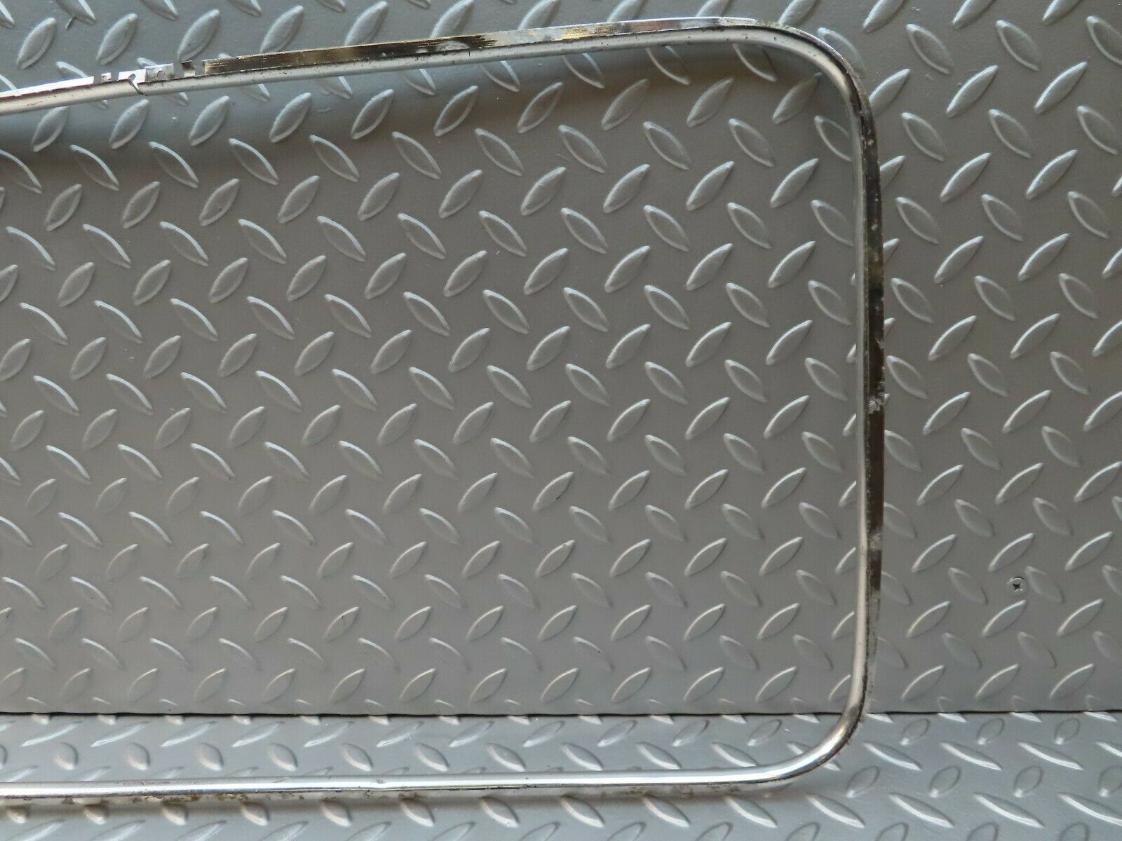 2049 Mercedes-Benz W105 219 PONTON Front Right Door Chrome Trim