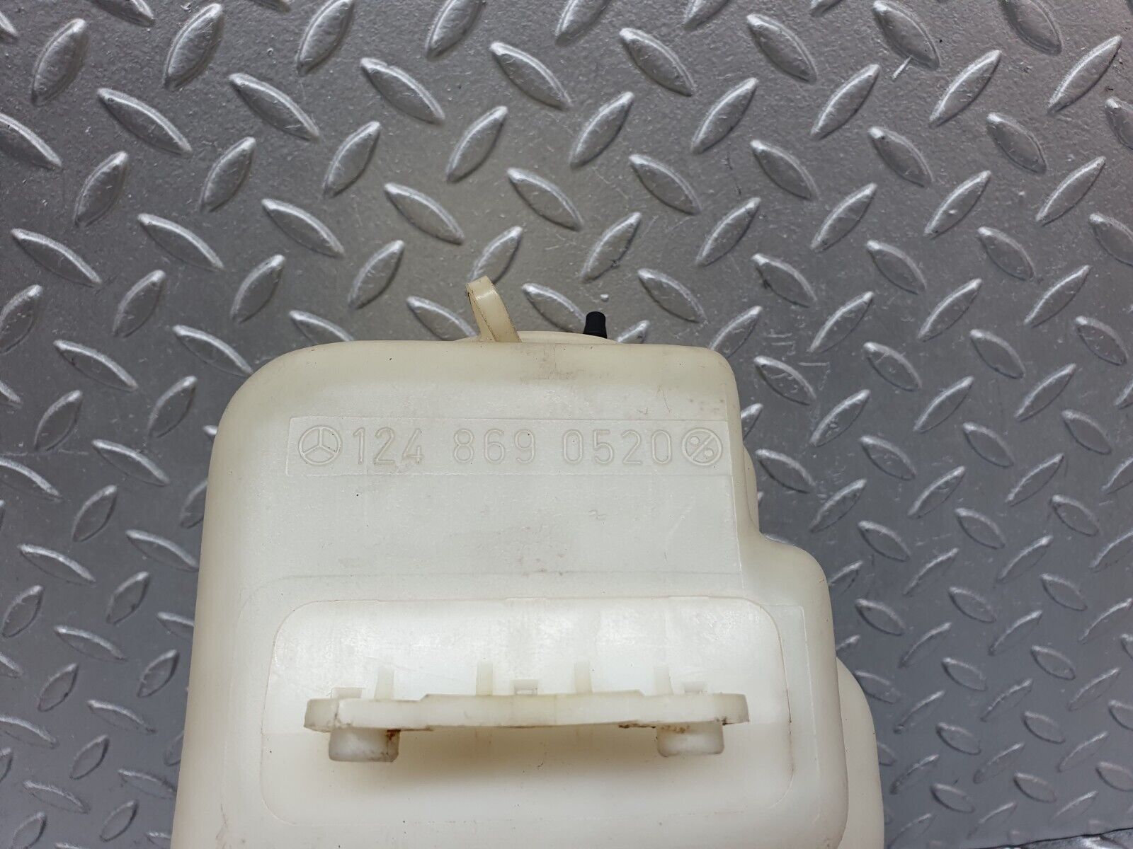 41581 Mercedes-Benz W124 200E Windscreen Washer Fluid Tank 1248690520 1248690072
