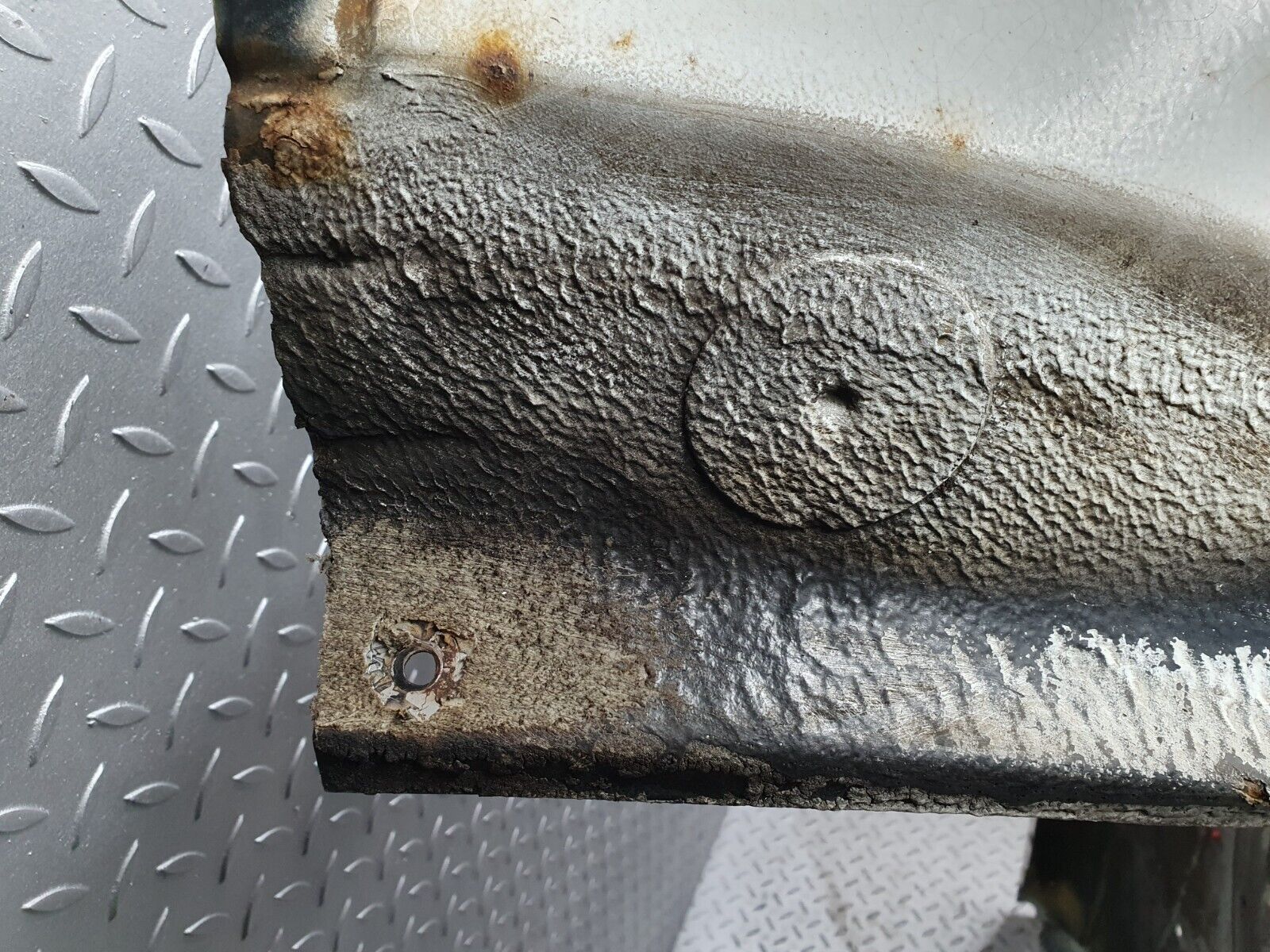 40810 Mercedes-Benz W123 300D Front Left Wing Fender