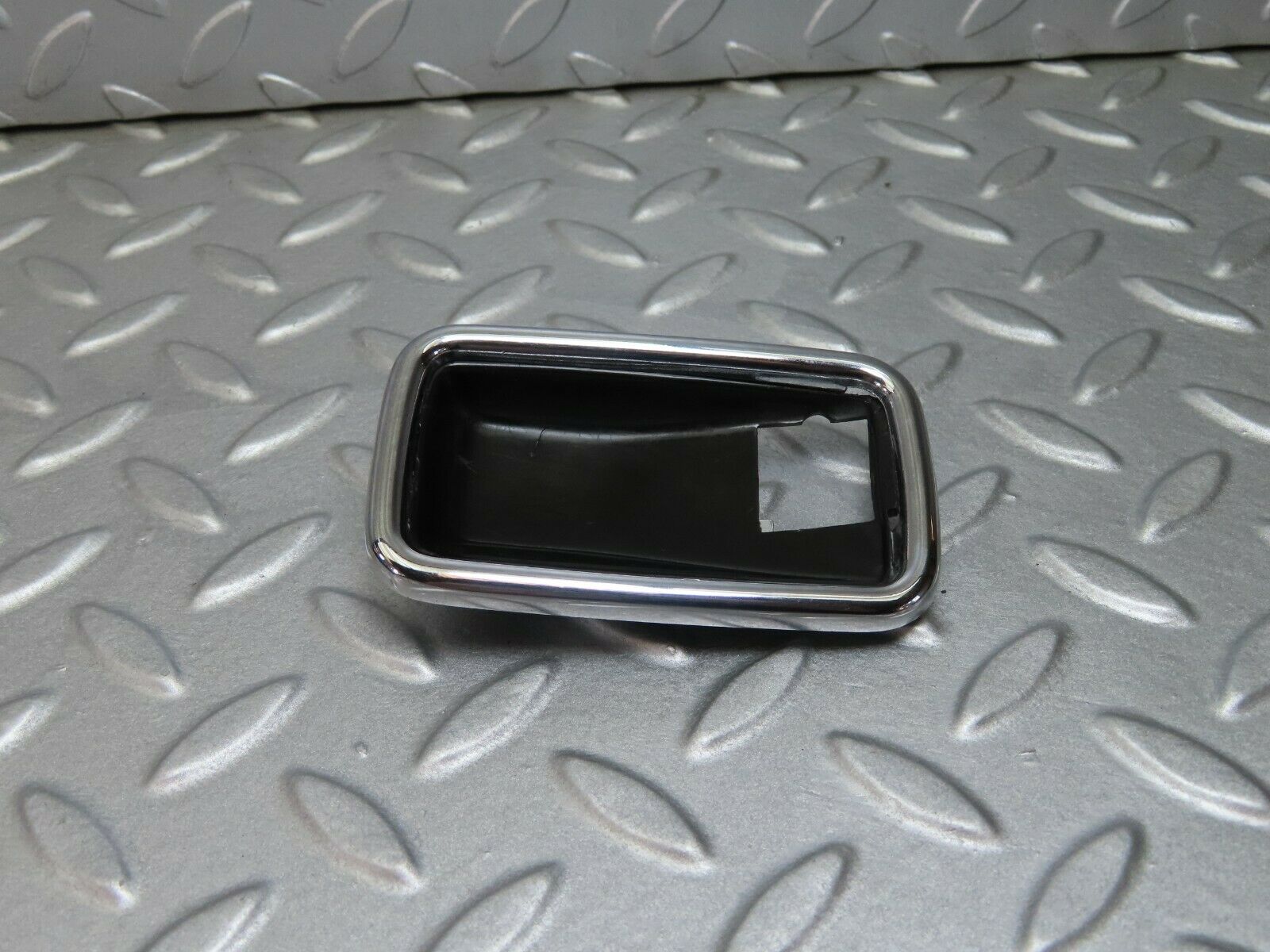 7904 Mercedes-Benz W115 220D Chrome Frame For Door Handle Left 1087660511