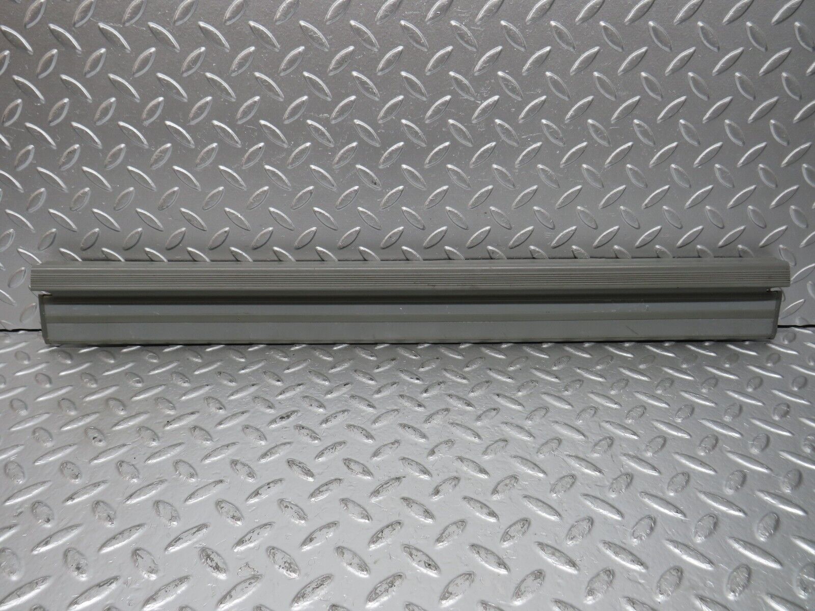 31207 Mercedes-Benz S124 220TE Wagon Front Left Door Sill Trim