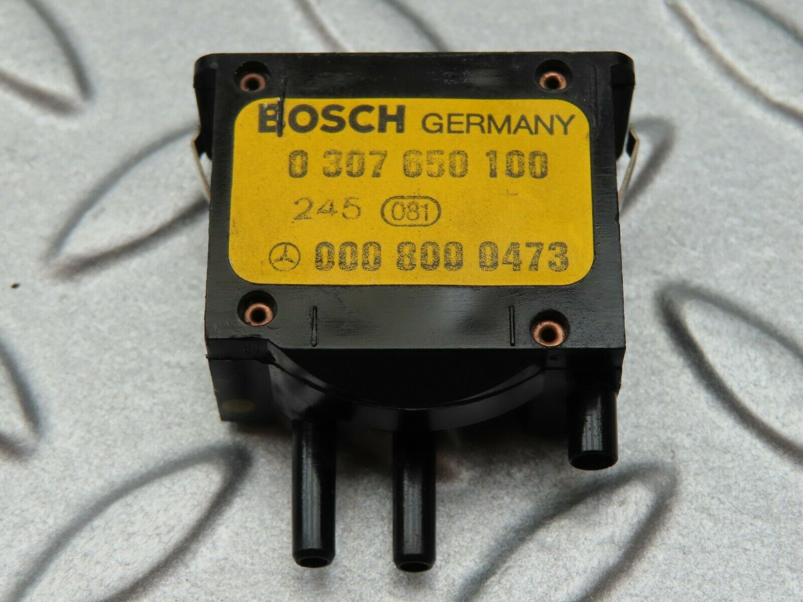 4445 Mercedes-Benz W123 230E Headlight Level Switch 0008000473