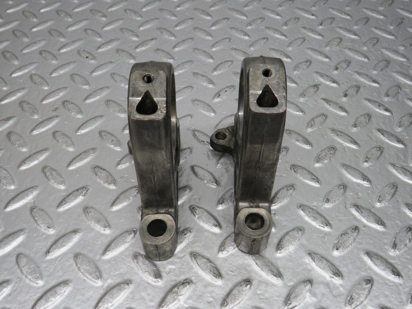 31064 Mercedes-Benz W123 200D Camshaft Tower Bearing Set 6160510612 6160510710