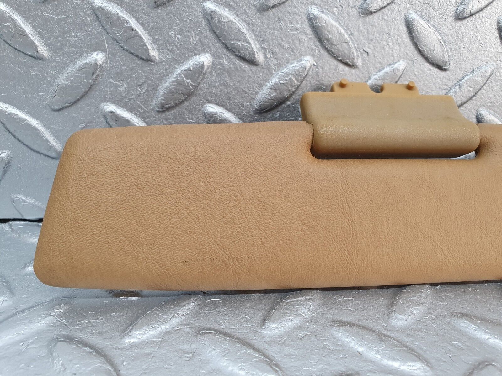 41490 Mercedes-Benz W124 200E Middle Sun Visor Palomino