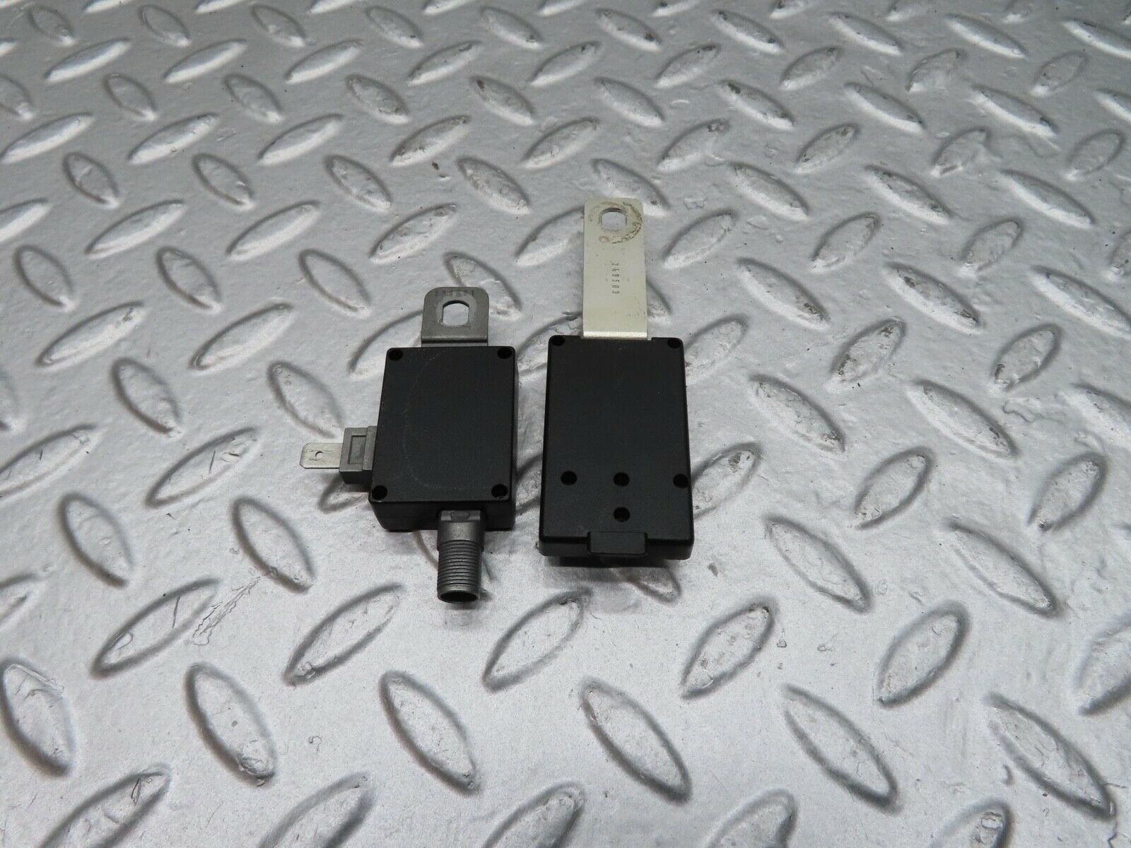 14929 Mercedes-Benz W140 S320 Antenna Amplifier 1408202189 1408202089