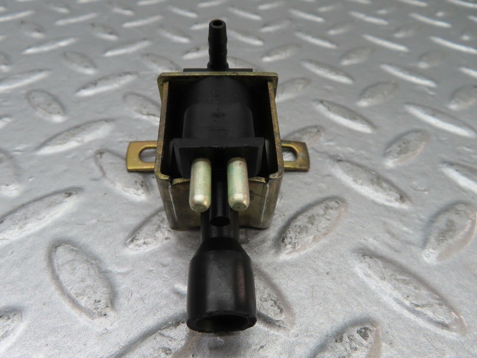 20051 Mercedes-Benz R129 300SL Coupe Vacuum Control Valve Pierburg 0015407097