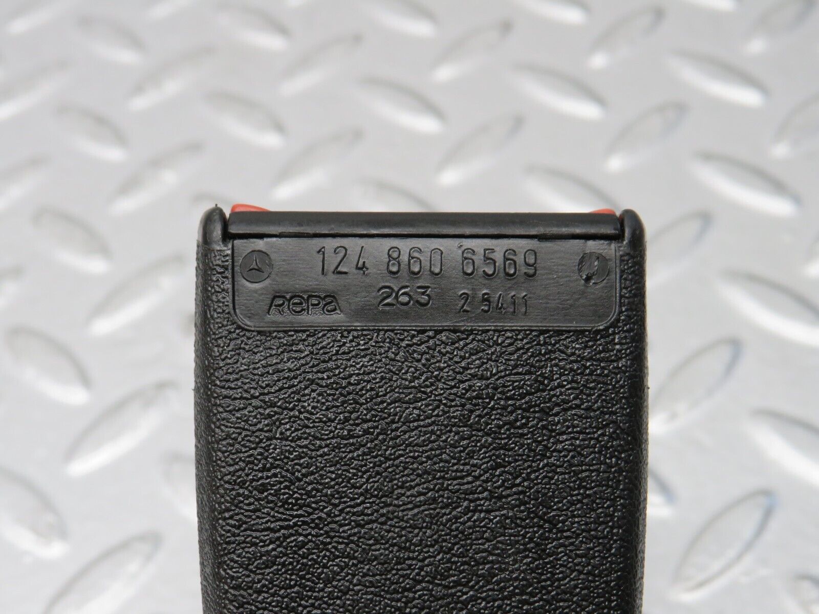 38001 Mercedes-Benz A124 320E Cabriolet Front Left Seat Belt With Buckle 1268600786 1248606569 1248680581