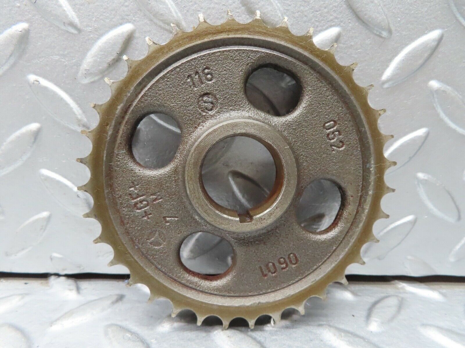 17719 Mercedes-Benz W116 450SEL Camshaft Timing Gear Sprocket 1160520601