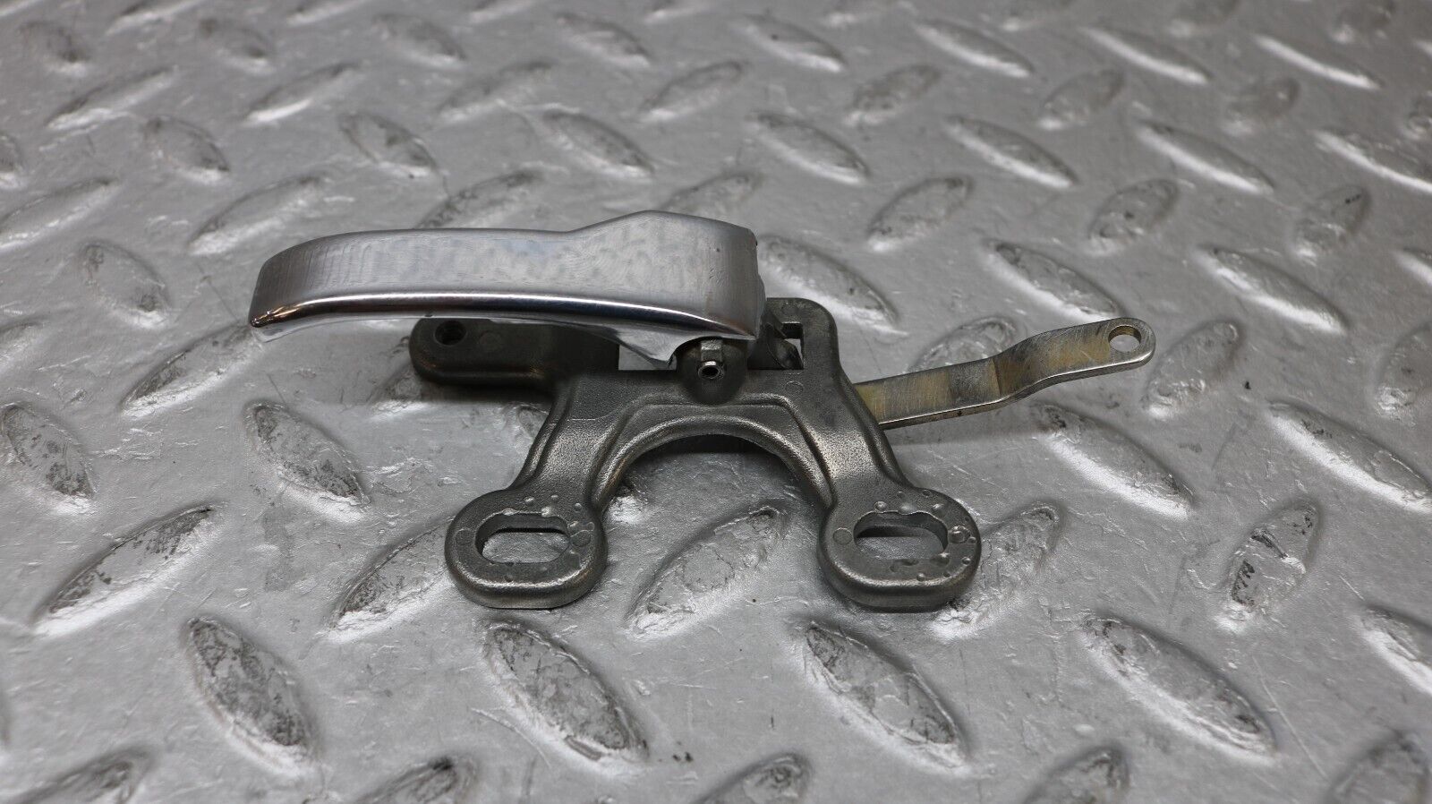 37262 Mercedes-Benz W109 300SEL Front Right Interior Door Handle 1107660419