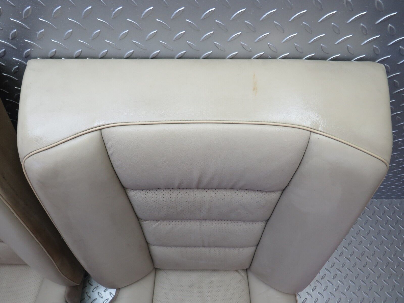 26749 Mercedes-Benz C124 E220 Coupe Rear Seat Leather Beige