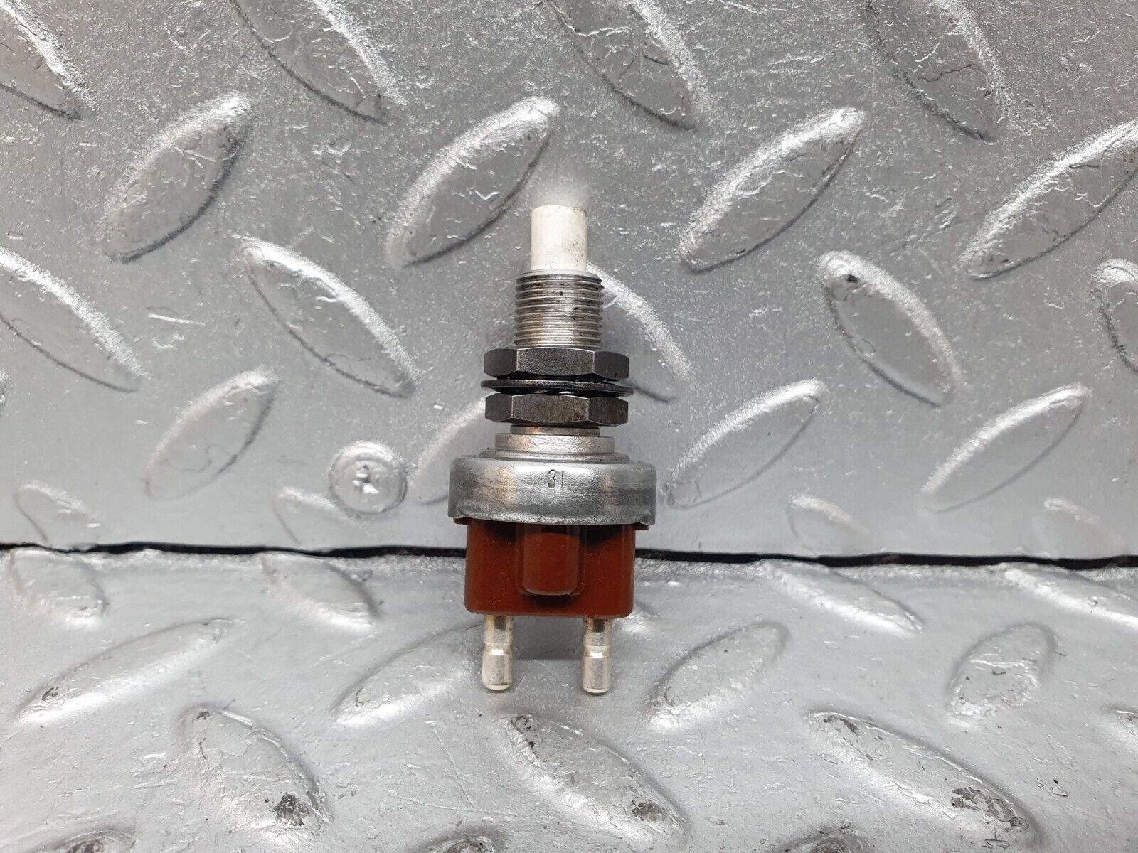 41107 Mercedes-Benz W126 300SE Brake Light Contact Switch 190130