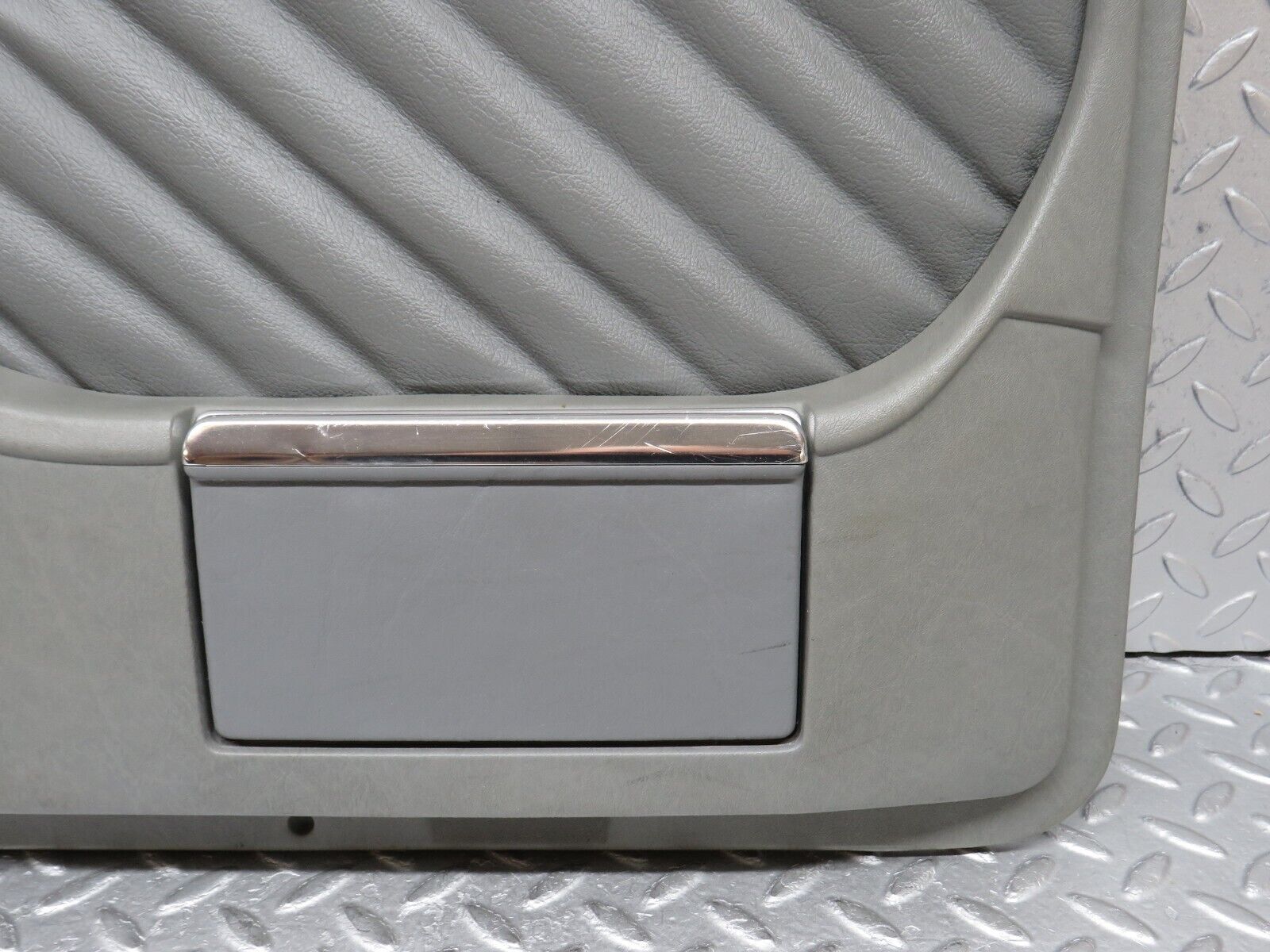 35957 Mercedes-Benz W126 420SE Rear Left Door Card Grey