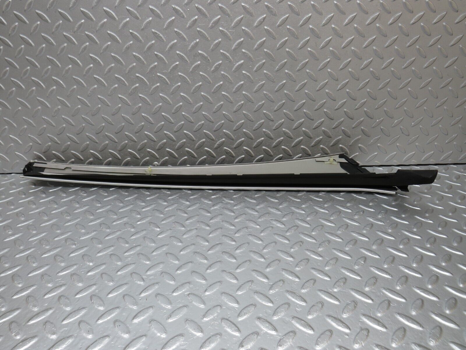 39354 Mercedes-Benz R129 320SL Coupe A Pillar Exterior Cover Trim Right 1296980218 1296980298