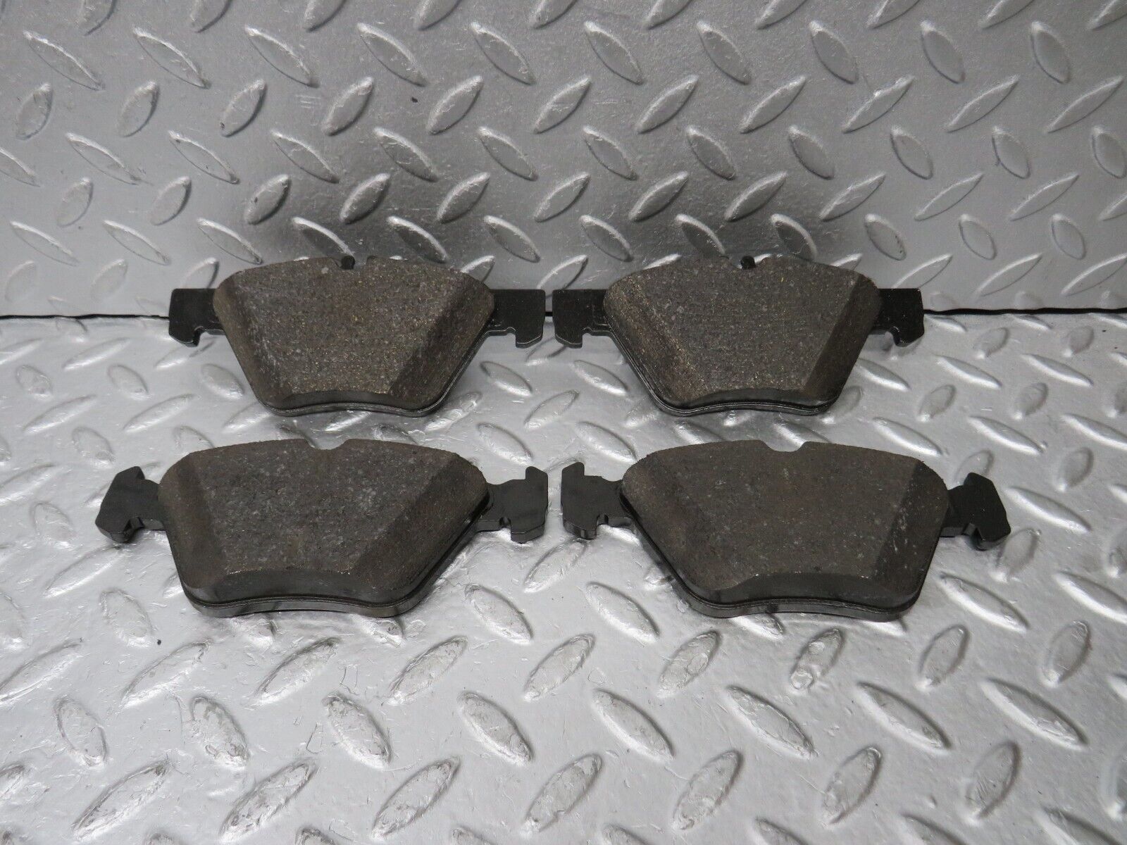 38212 Mercedes-Benz W210 Genuine Front Brake Pads New 0044200320