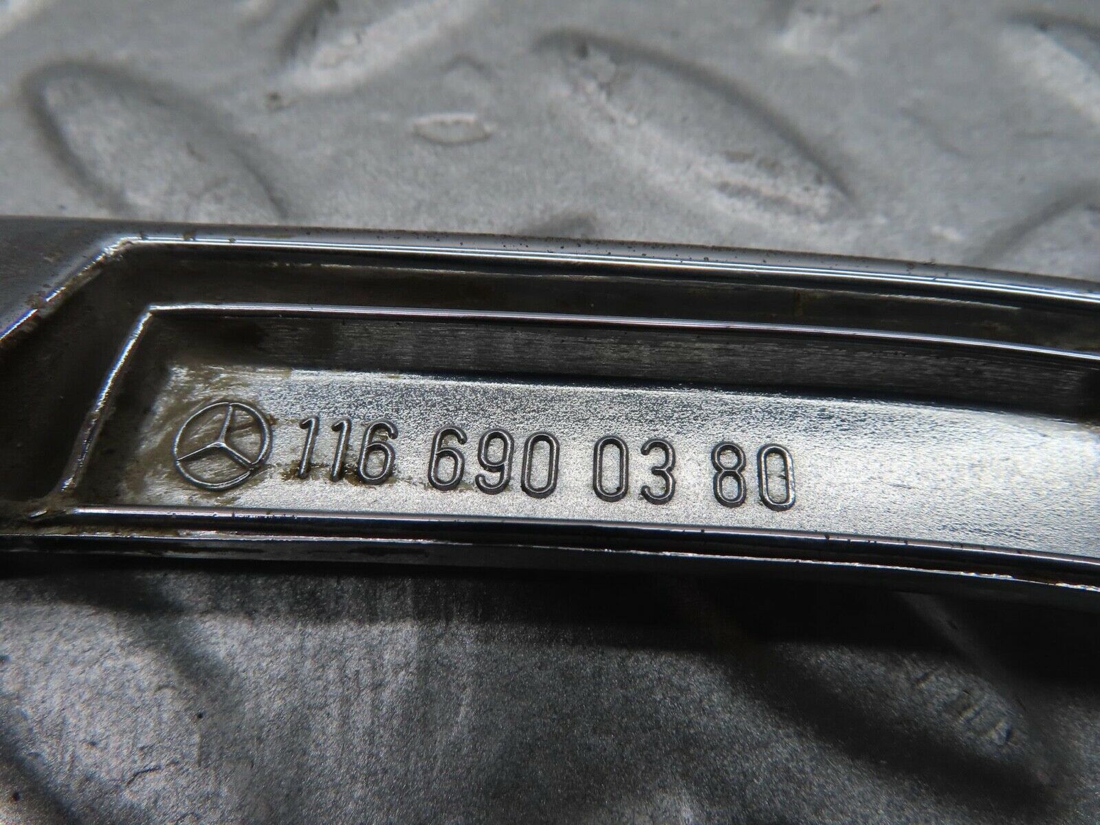 14331 Mercedes-Benz W116 350SE Trunk Chrome Moulding Trim Pair 1166900380