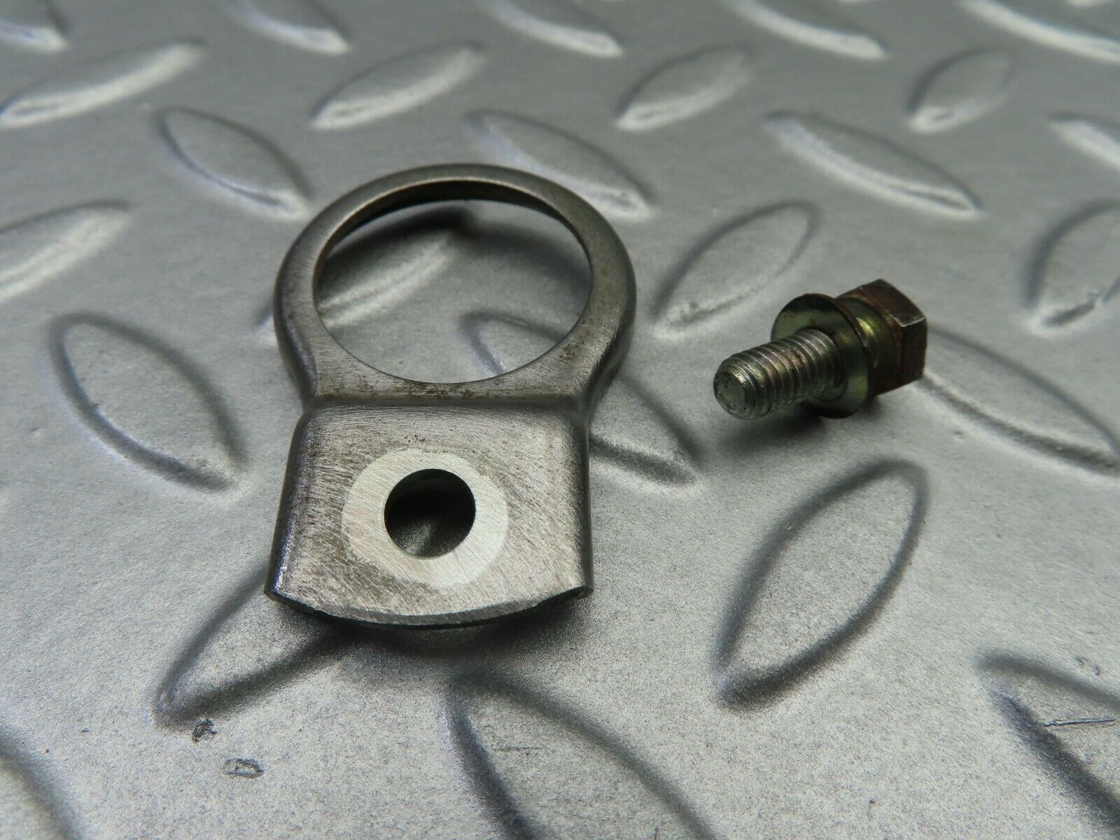 7098 Mercedes-Benz C107 350SLC Coupe Fuel Injector Bracket