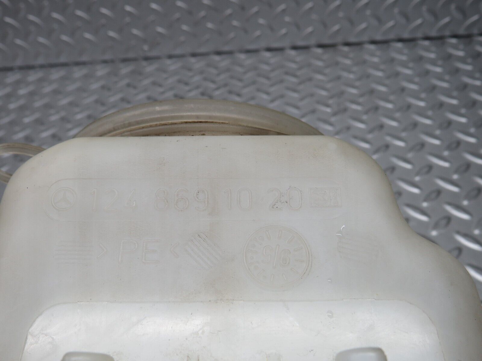 28987 Mercedes-Benz C124 320CE Windscreen Washer Fluid Reservoir 1248691020