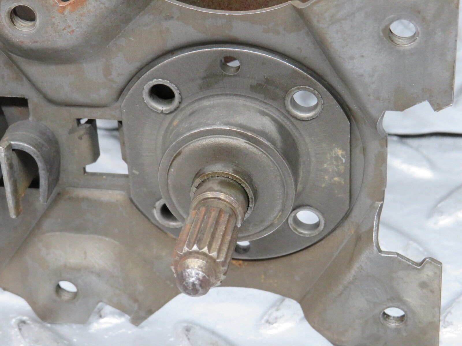 31153 Mercedes-Benz W123 200D Rear Right Manual Window Regulator 1237300246